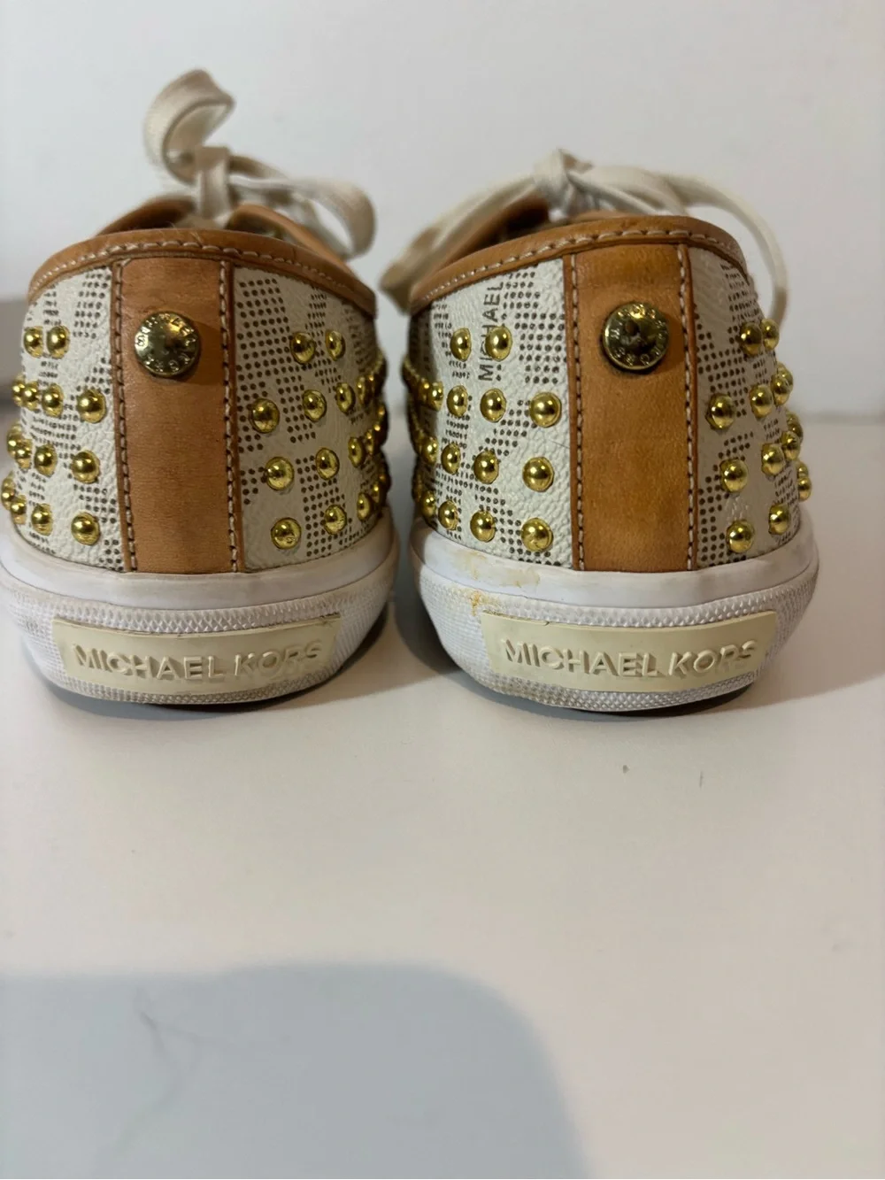 Michael Kors Women's 8 Gold-Studded Cream Lace-Up Sneakers Shoes Casual Preppy